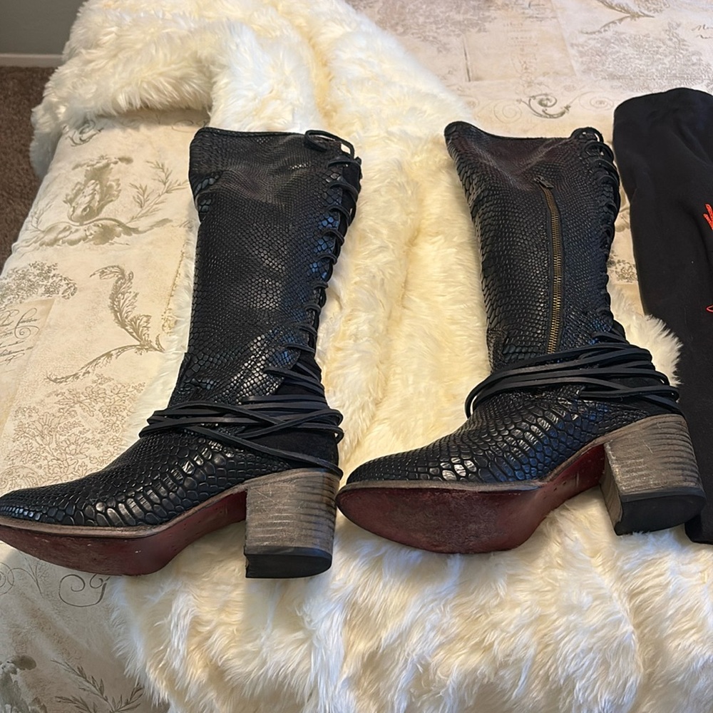Freebird Coal Black Snake Boots sz 10 worn 3 times.
